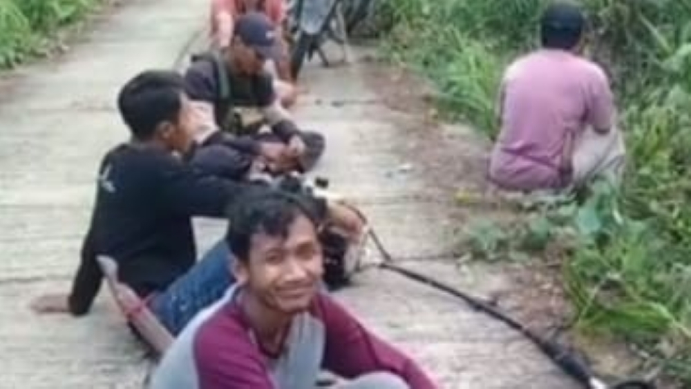 Sambut HUT ke-80 RI, Warga Pekon Pemancar Gelar Gotong Royong Massal