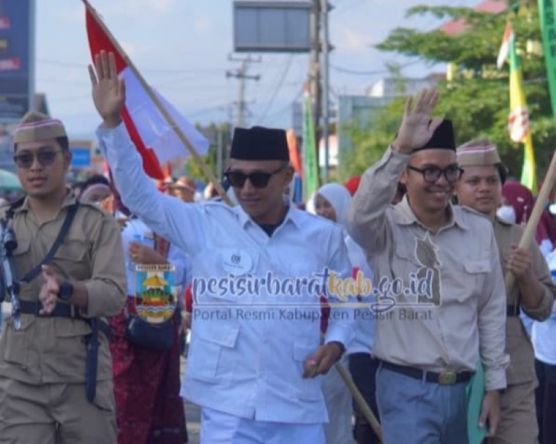 Peringati HUT ke-80 RI, Karnaval Budaya Pesisir Barat Sukses Digelar