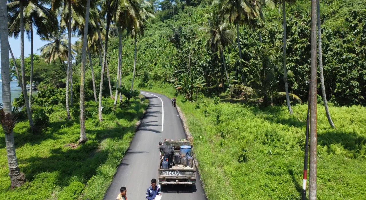 Jalan Umbar–Putih Doh Tanggamus Rampung Diperbaiki, Warga Lega