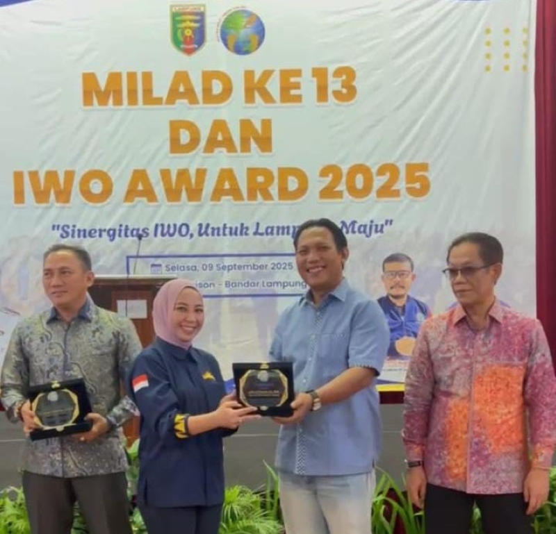 Ketua KNPI Lampung Iqbal Ardiansyah Raih Penghargaan Pemuda Inspiratif IWO Award 2025