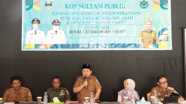 Pesibar Matangkan RTRW 2025–2045, Wabup Irawan Topani Buka Forum KLHS II