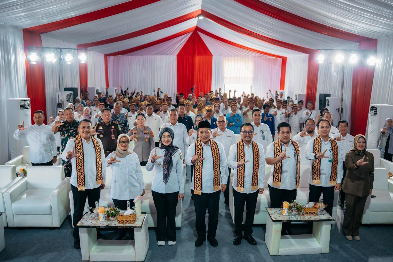 Menteri Koperasi dan Wagub Lampung Resmikan Pembangunan SPBUN Nelayan di Labuhan Maringgai