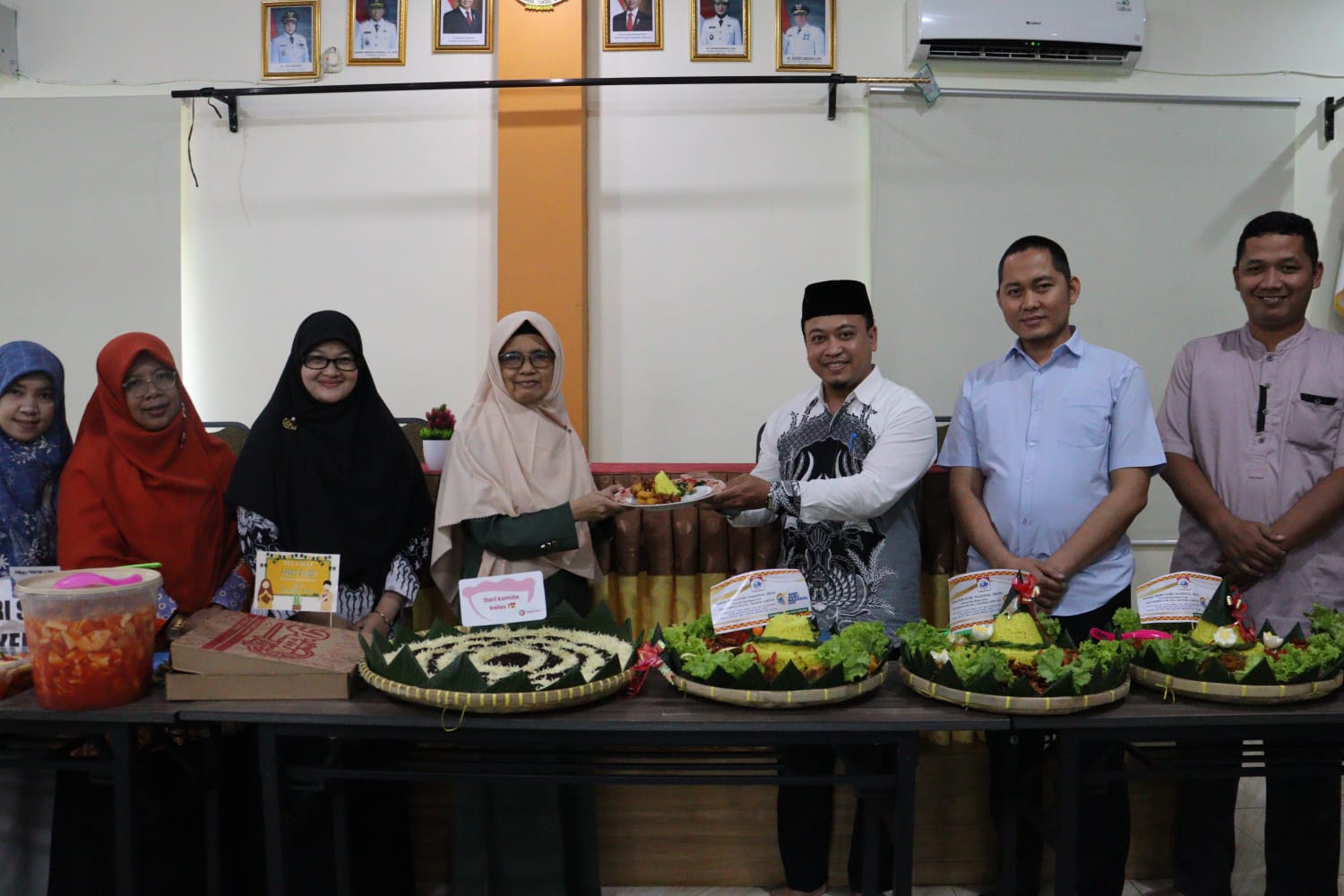 Peringati HGN, Komite SDIT Permata Bunda 1 Ajak Guru Tasyakuran dan Doa Bersama