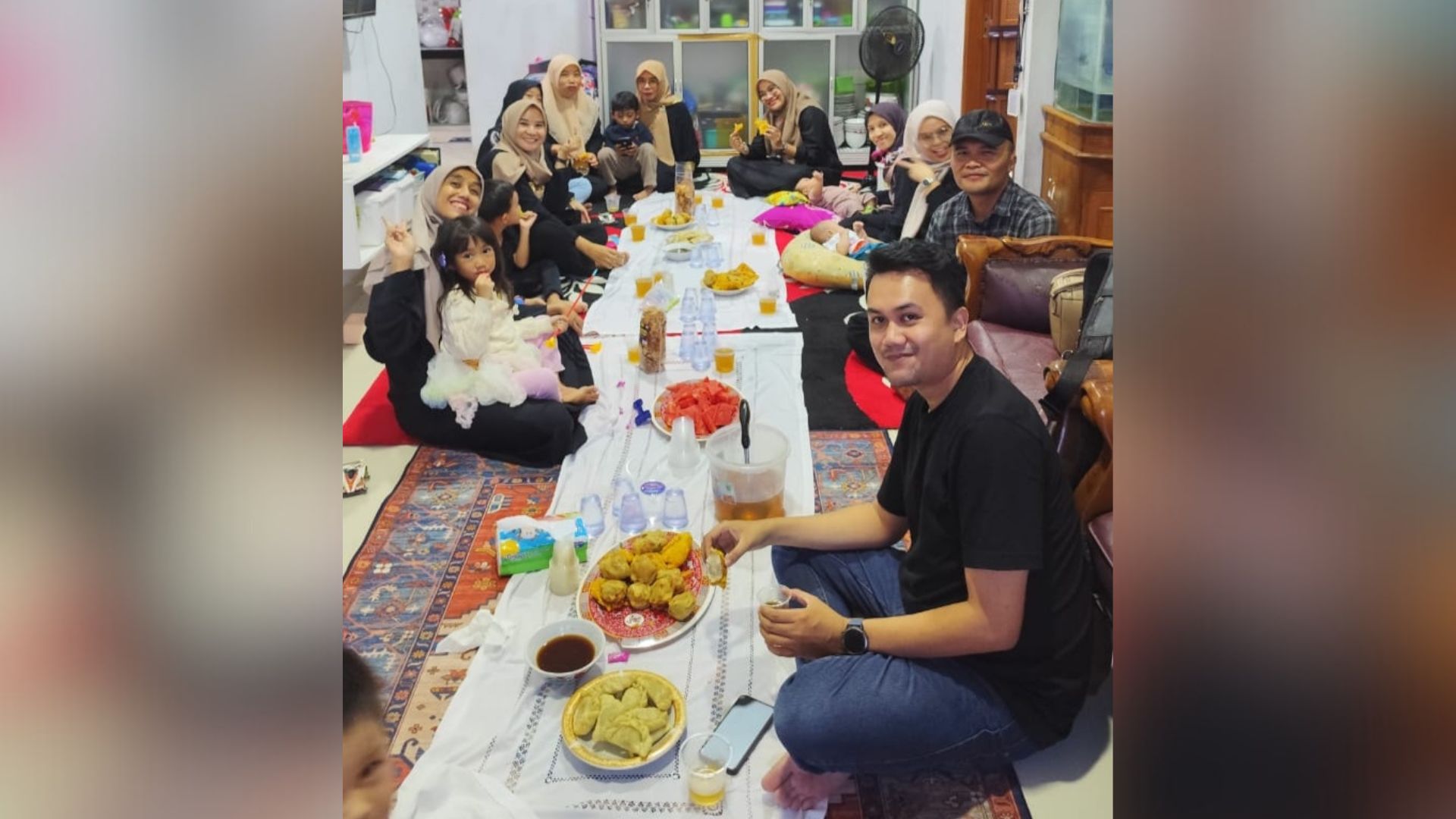 Merajut Kembali Persaudaraan, Puluhan Mantan Karyawan Tribun Bukber