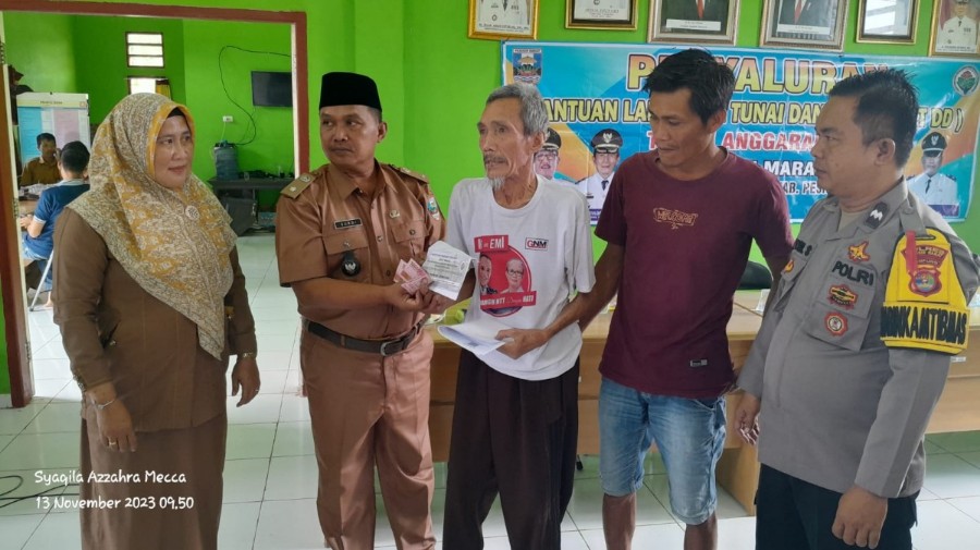 Peratin Marang Realisasikan BLT DD Tahap III Tahun 2023 Kepada 33 KPM