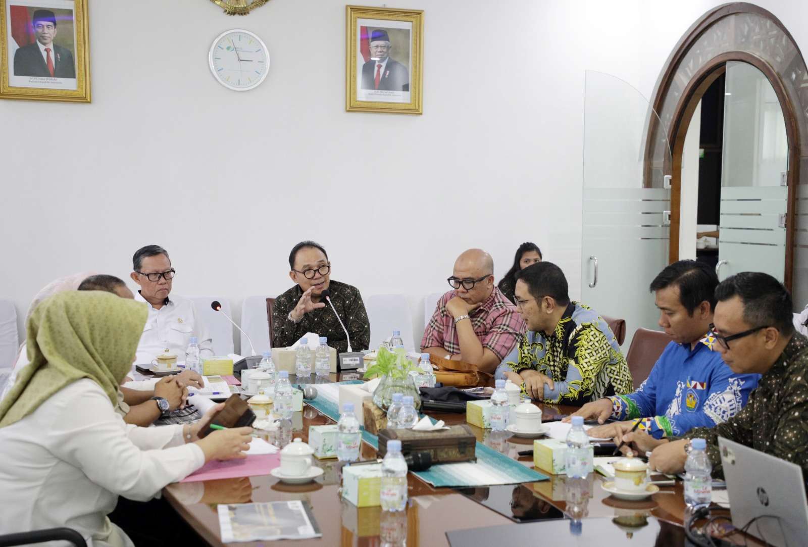 Sekdaprov Fahrizal Pimpin Rapat Persiapan Pemberian Penghargaan Paritrana Award 2023