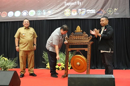 Gubernur Arinal Mendampingi Airlangga Hartanto, membuka Kongres Nasional HMI Ilmu Politik Indonesia VIII