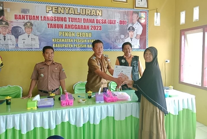 Pemerintah Pekon Gedau Salurkan BLT DD Tahap 4 Kepada 18 KPM