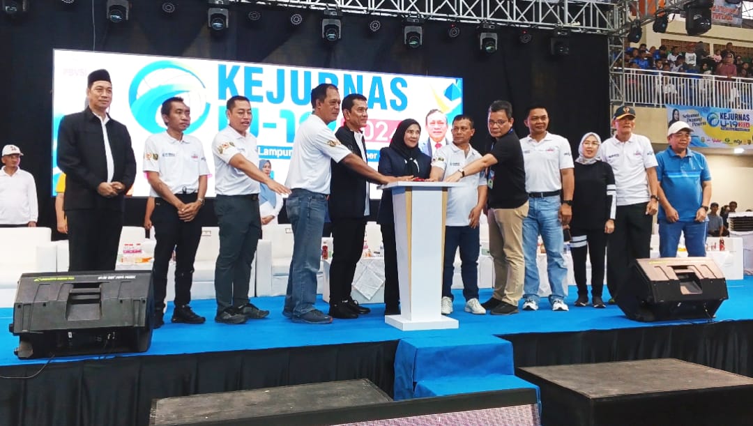 Eva Dwiana Buka Kejurnas Bola Voli U-19 di GOR Siger Bandar Lampung