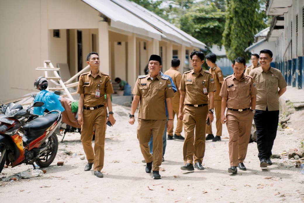 Bupati Dedi Irawan Tinjau Program Revitalisasi Pendidikan di Krui, Minta Kepala Sekolah Perketat Pengawasan