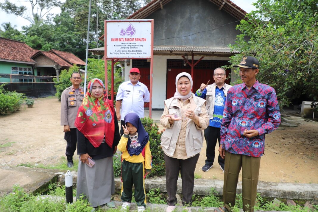 Rektor Unila Kunjungi Gunung Batu, Dorong Pengembangan Wisata Serta Pemberdayaan Masyarakat