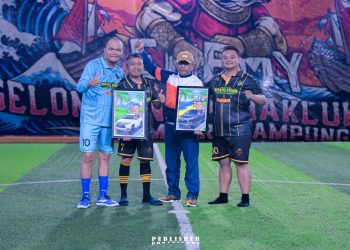 Simbol Persahabatan, Ismuliadi Zakaria Beri Kejutan di Hari Ulang Tahun Junaedi Sikambara