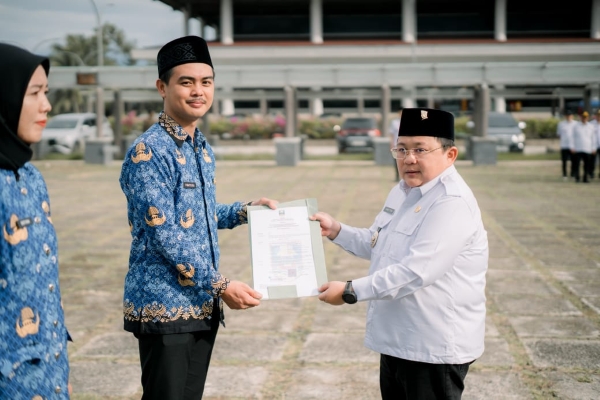 Lantik 1.003 PPPK Paruh Waktu, Wakil Bupati Irawan Topani Tekankan Disiplin dan Profesionalisme ASN