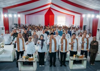 Menteri Koperasi dan Wagub Lampung Resmikan Pembangunan SPBUN Nelayan di Labuhan Maringgai
