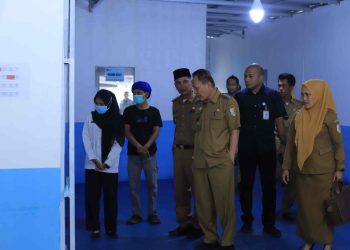 Sidak Dapur MBG, Bupati Tulang Bawang Pastikan Menu Gizi Siswa Sesuai Standar Nasional