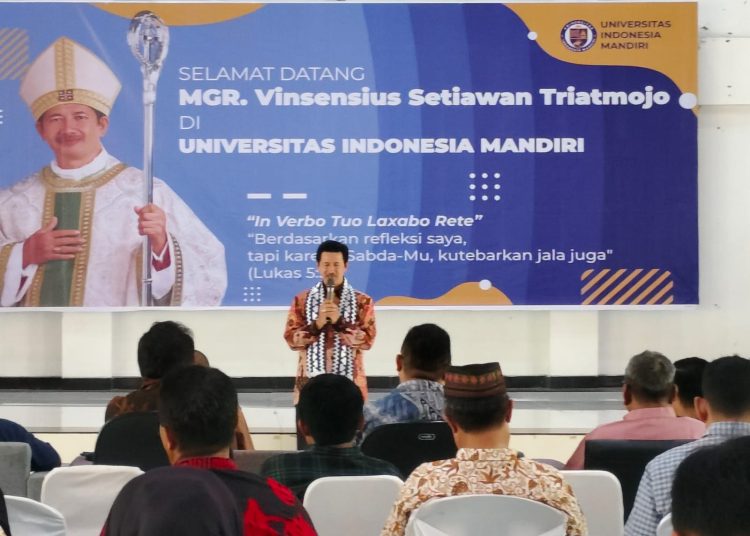 Uskup Mgr. Aviens Sambangi UIM Lampung, Dorong Sinergi Pendidikan dan Toleransi di Lamsel