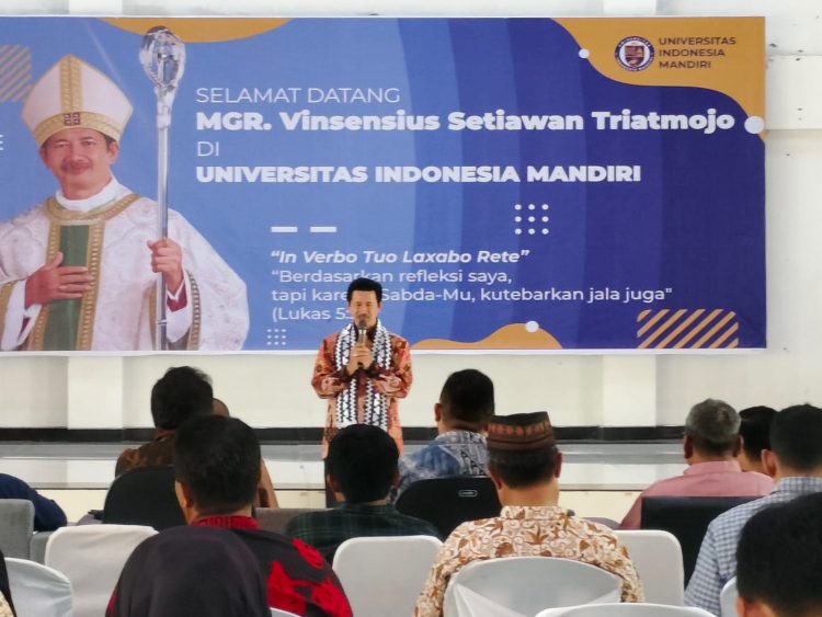 Uskup Mgr. Aviens Sambangi UIM Lampung, Dorong Sinergi Pendidikan dan Toleransi di Lamsel