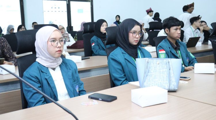Mahasiswi Biologi Unila Menangi Best Paper Internasional Lewat Riset Kualitas Air Lampung