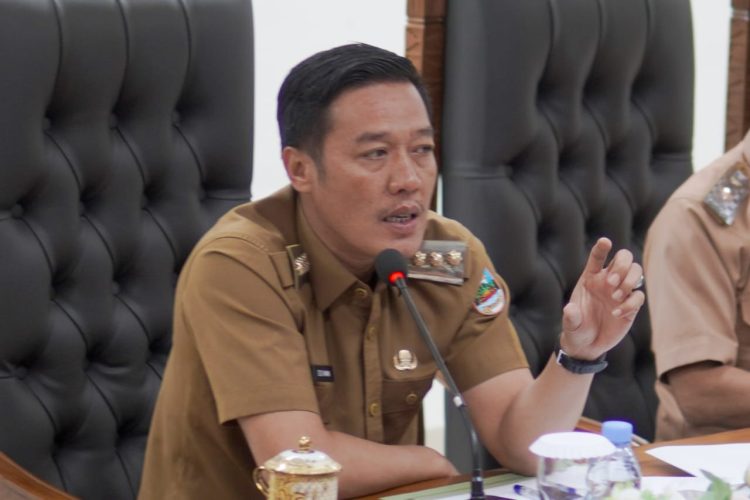 Bupati Pesisir Barat Instruksikan PPPK Paruh Waktu Kembali ke Unit Kerja Asal
