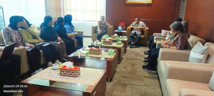 Bupati Qudrotul Ikhwan dan BI Lampung Bahas Kemandirian Ekonomi Pondok Pesantren