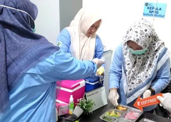 Tim Investigasi Dinkes Kabupaten Lampung Selatan Turun Cepat Cek Sampel MBG di SMPN 2 Kalianda