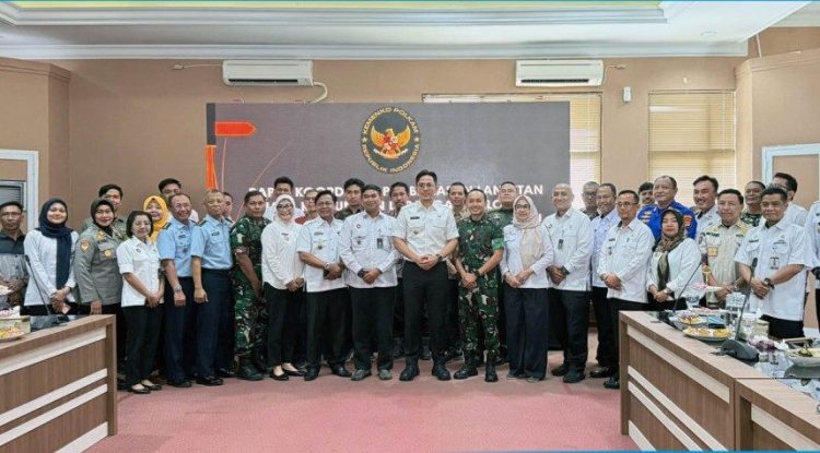 Kemenko Polkam–Pemkab Lamsel Bahas Pemindahan Makam Belanda di Sebuku