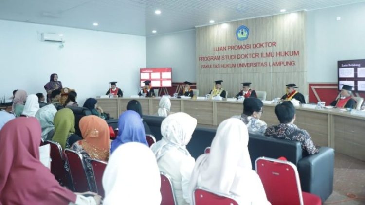 FH Unila Gelar Sidang Terbuka, Yennie Agustin Resmi Sandang Gelar Doktor