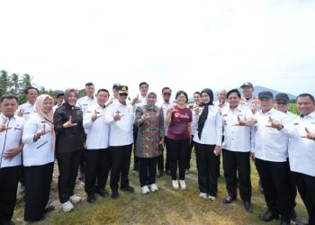 Rektor Unila dan Wamenristek Tinjau Lokasi Sekolah Garuda di Lampung
