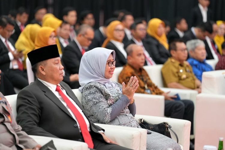 Rektor Unila Raih Penghargaan Itera Adi Karsa Madya