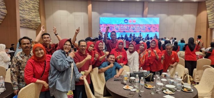 Ketua TP Sriwijaya Hadiri Reuni Akbar IKA FH Unila