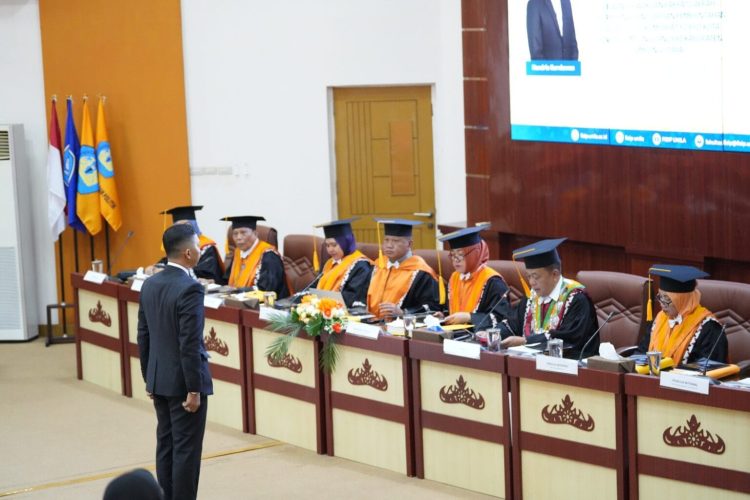 Hendrie Kurniawan Raih Gelar Doktor Unila Usai Teliti Peran DPRD dalam Pemerintahan Daerah