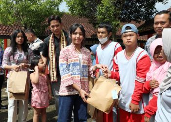 Hangat dan Penuh Cinta, Bupati Lampung Selatan Kunjungi SLB Sidomulyo