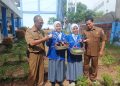 Guru SMKN 2 Palembang Hidupkan Lahan Tidur untuk Ketahanan Pangan Sekolah
