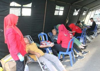 Aksi Kemanusiaan HUT Persit ke-80, Dandim 0418/Palembang Tinjau Donor Darah
