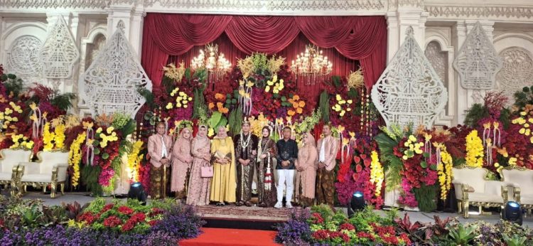 Jalin Silaturahmi, Ketua TP Sriwijaya Lampung Hadiri Pernikahan Keluarga Wakil Ketua