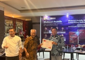 Launching Buku Monolog di Simpang Republik, Alfin Suhanda Tekankan Peran Intelektual Jaga Demokrasi