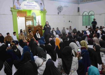 Eva Dwiana Awali Safari Ramadhan 1446 H di Masjid At Tajriyah Bandar Lampung