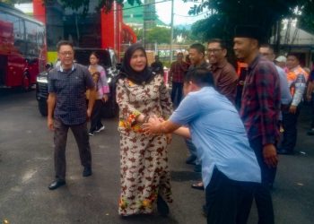Wali Kota Bandar Lampung Lepas Ratusan Peserta Wisata Rohani