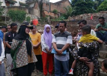 Pulang dari Magelang, Wali Kota Eva Dwiana Langsung Salurkan Bantuan Korban Banjir