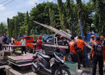 Wali Kota Bandar Lampung Bongkar Saluran Drainase di Panjang