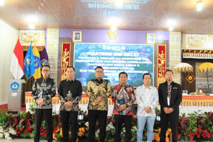 FKIP Unila Dampingi Pendidik Way Kanan Persiapkan UKMPPG