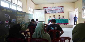 Cegah Konflik Sosial, TMMD Kodim 0421/LS Ajak Warga Way Khilau Bijak Bermedia Sosial