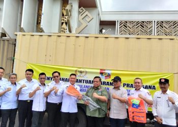 Bantu Korban Banjir Lampura, Anggota DPR RI Aprozi Alam Gandeng BNPB Salurkan Makanan Siap Saji