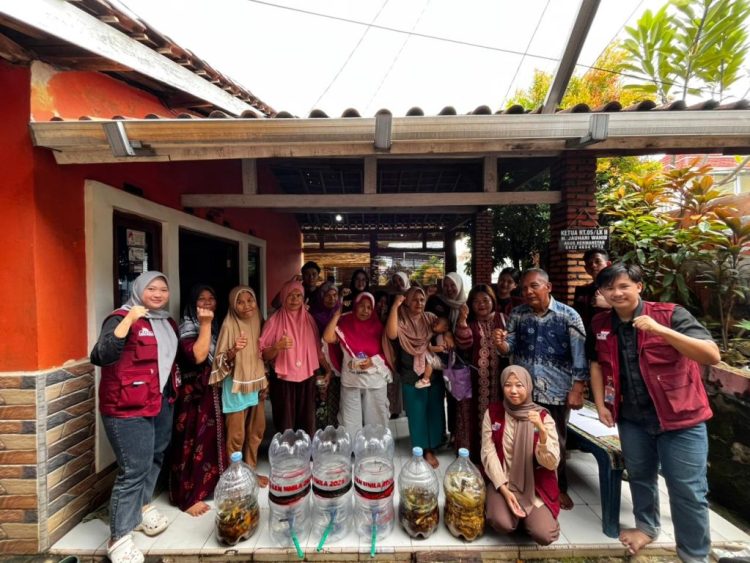 Mahasiswa KKN Unila Edukasi Warga Lewat Bulega dan Pembuatan POC