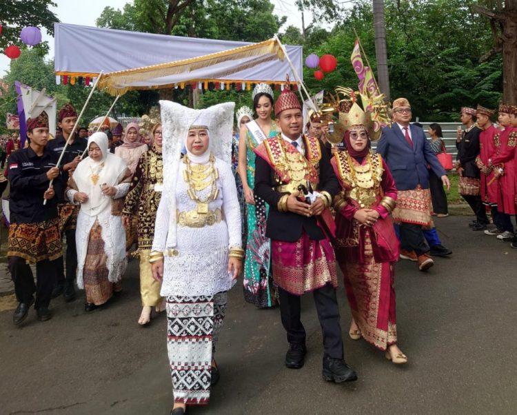 Semarak Dies Natalis ke-58, FKIP Unila Hadirkan Karnaval dan Muhibah Seni
