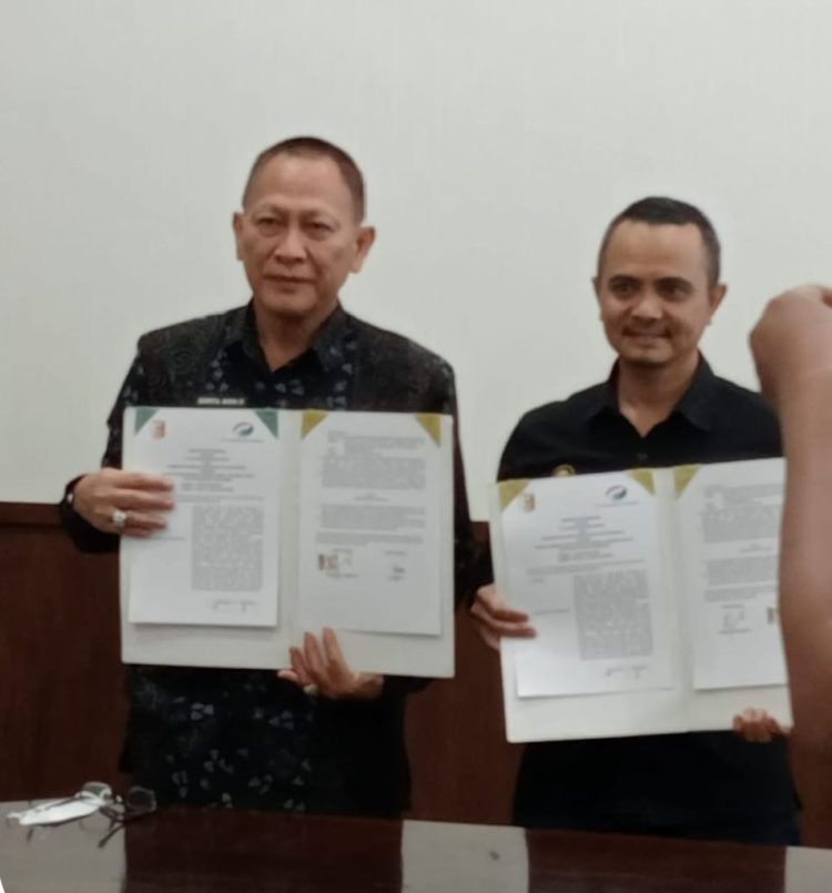 Bupati Qudrotul Ikhwan Apresiasi Bantuan CSR PT Central Pertiwi untuk Pendidikan dan Kesehatan
