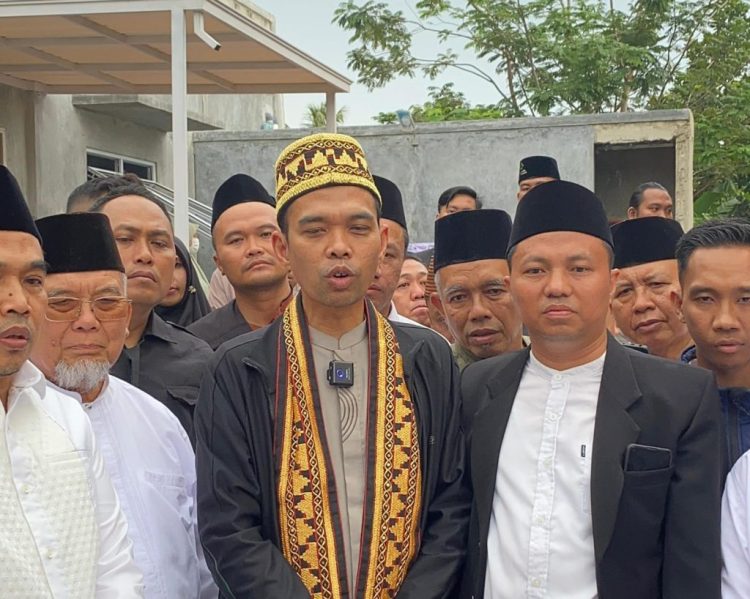 Safari Dakwah di Lampung, UAS Dorong Percepatan Pembangunan Masjid IKPM Gontor