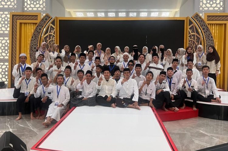 Lantunan Shalawat Hadroh PRISMA Masjid Raya Al Bakrie Getarkan Tabligh Akbar Ustadz Abdul Somad