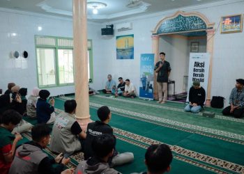 Sinergi Ramadan, DDV Lampung dan Kahf Bersihkan Musholla Nurul Islam Kedaton