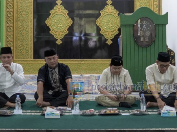Momen Safari Ramadan 2026, Pemprov Lampung Kucurkan Rp30 Juta untuk Masjid di Pesibar